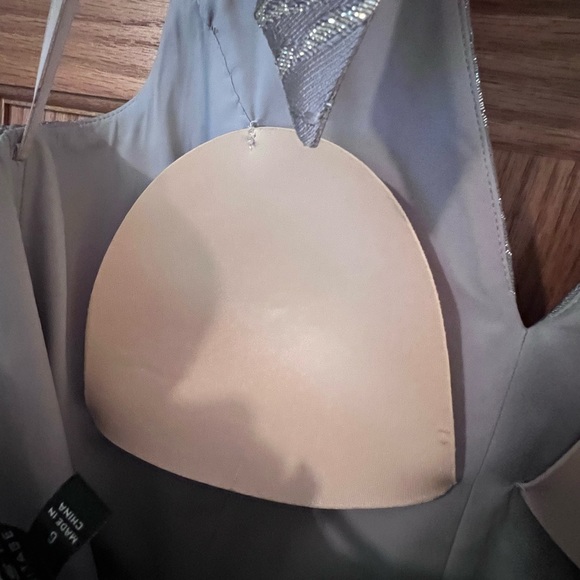 Halston Hi-Low Silver Dress / Mother or Bride/Groom Size 6 - Picture 9 of 12